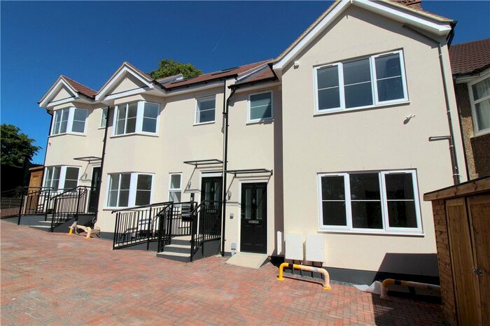 1 Bedroom Flat To Rent In Rosewood Avenue, Greenford, UB6