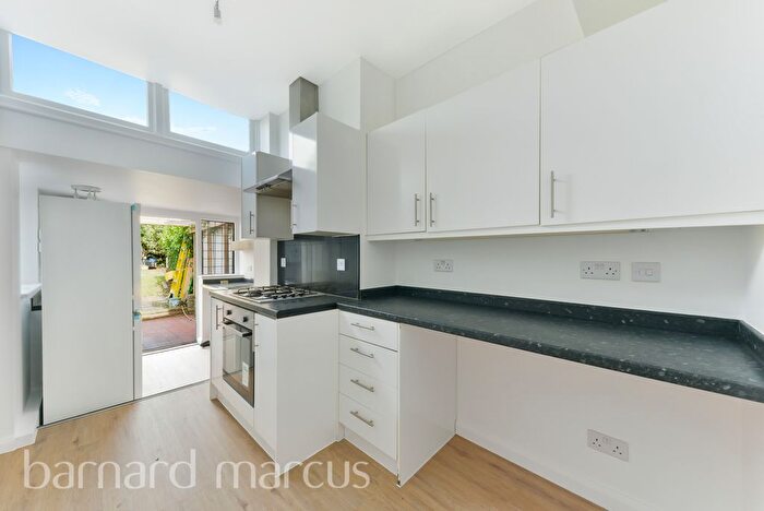 3 Bedroom Property To Rent In Mitcham Lane, London, SW16