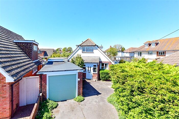 4 Bedroom Chalet For Sale In Sea Grove Avenue, Hayling Island, Hampshire, PO11