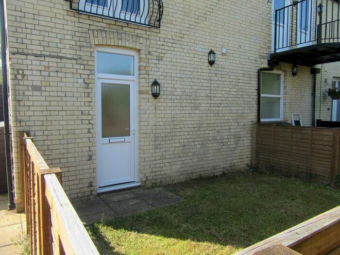 1 Bedroom Maisonette To Rent In High Street, Arlesey, SG15