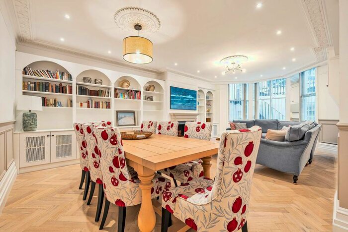 2 Bedroom Flat To Rent In Cornwall Gardens, South Kensington, London, SW7