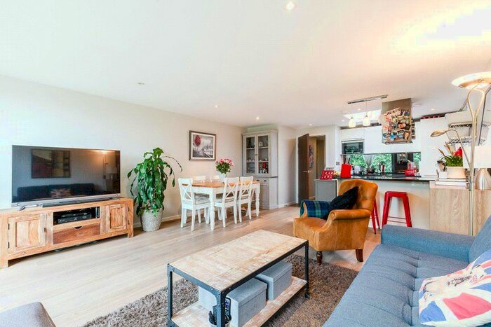2 Bedroom Flat To Rent In Blackthorn Avenue, Islington, N7