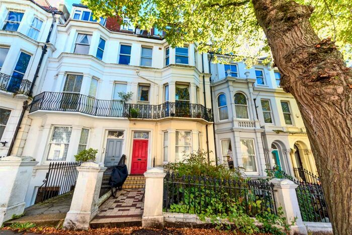 1 Bedroom Apartment To Rent In Upper Rock Gardens, Brighton, BN2