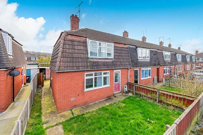 3 Bedroom End Of Terrace House For Sale In Walden Crescent, Chirk, LL14