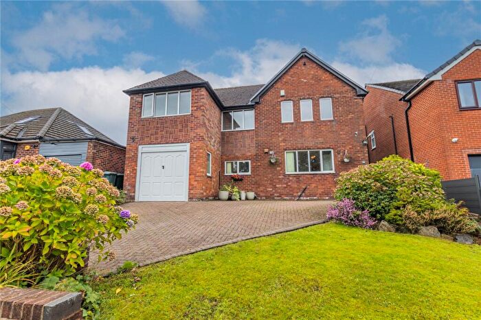 4 Bedroom Detached House For Sale In Shaw Road, Thornham, Rochdale, OL16