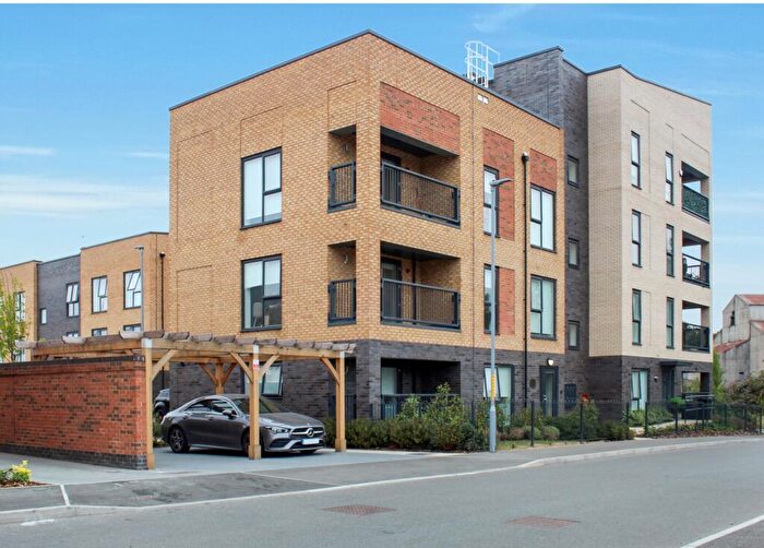 2 Bedroom Apartment For Sale In Whiting Avenue, Greenhithe, Kent, DA9