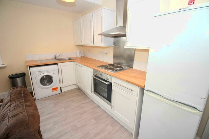 4 Bedroom Flat To Rent In Eskdale Terrace, Jesmond, Newcastle Upon Tyne, NE2