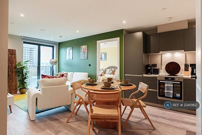 2 Bedroom Flat To Rent In Springwell Gardens, Leeds, LS12