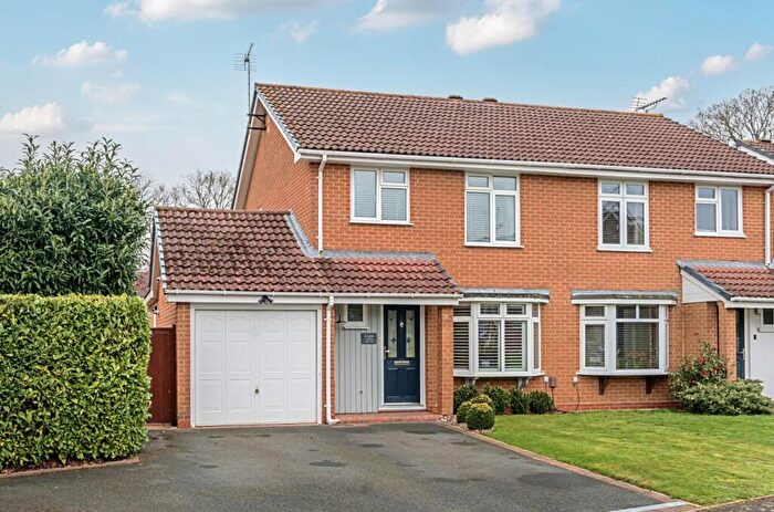 3 Bedroom Semi Detached House For Sale In Basing Way, Chandler's Ford, SO53