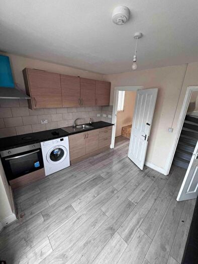 4 Bedroom Flat To Rent In Northolt Road, South Harrow, Harrow, HA2