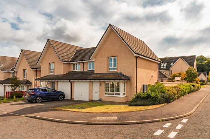 3 Bedroom Semi Detached House For Sale In College Medway, Eskbank, EH22