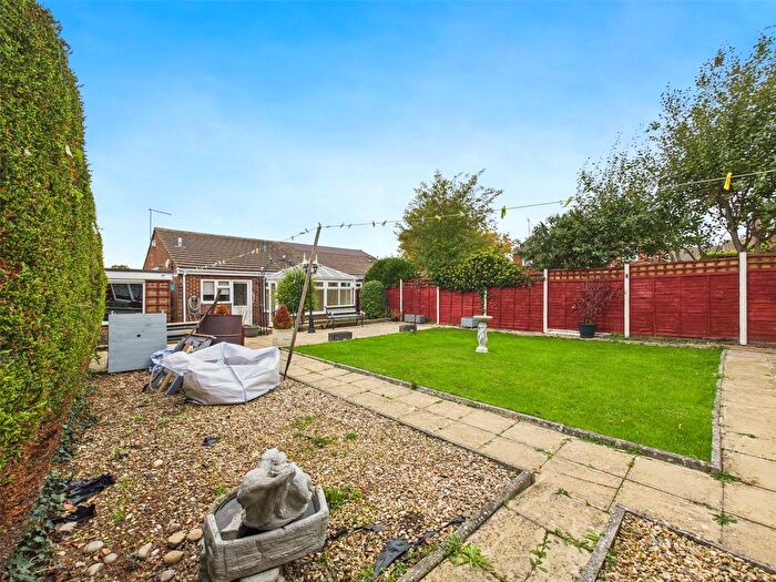3 Bedroom Bungalow For Sale In Robert Raikes Avenue, Tuffley, Gloucester, GL4