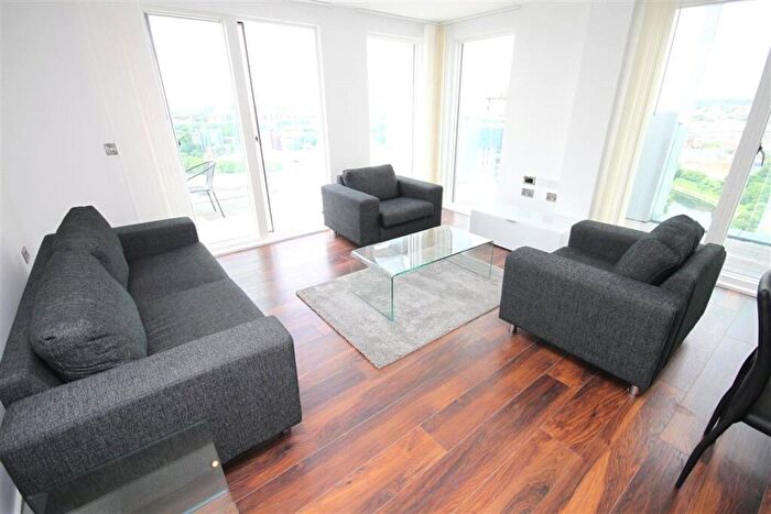 3 Bedroom Penthouse To Rent In Greengate Salford, M3