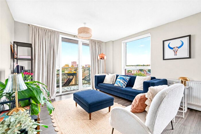 2 Bedroom Flat For Sale In Marlowe Road, Walthamstow, London, E17