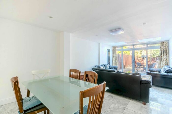 4 Bedroom Terraced House To Rent In Falcon Grove, Clapham Junction, London, SW11