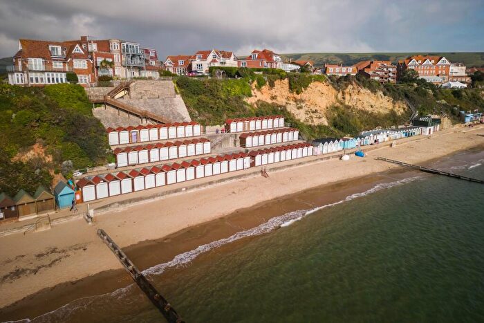 3 Bedroom Flat For Sale In Highcliffe Road, Swanage, BH19