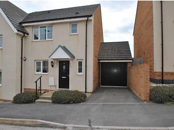 3 Bedroom Semi-Detached House To Rent In Shorelark Way, Bude, EX23