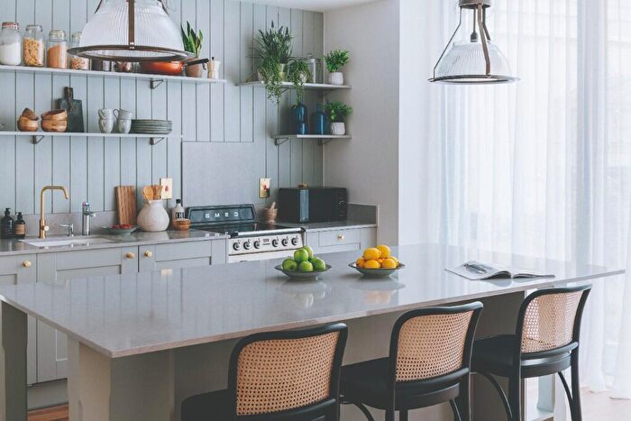 3 Bedroom Duplex To Rent In Chapel Wharf, Manchester, M3