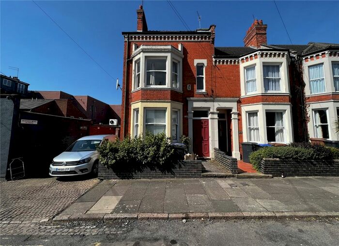 4 Bedroom Maisonette To Rent In Bostock Avenue, Abington, Northampton, NN1