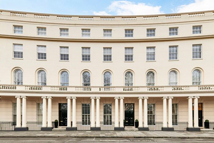 3 Bedroom Flat For Sale In Park Crescent, London, W1B