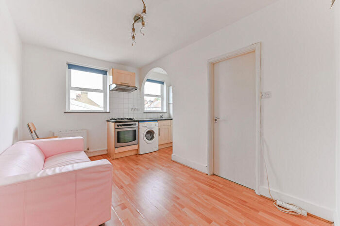 1 Bedroom Flat To Rent In Bensham Lane, Thornton Heath, CR7
