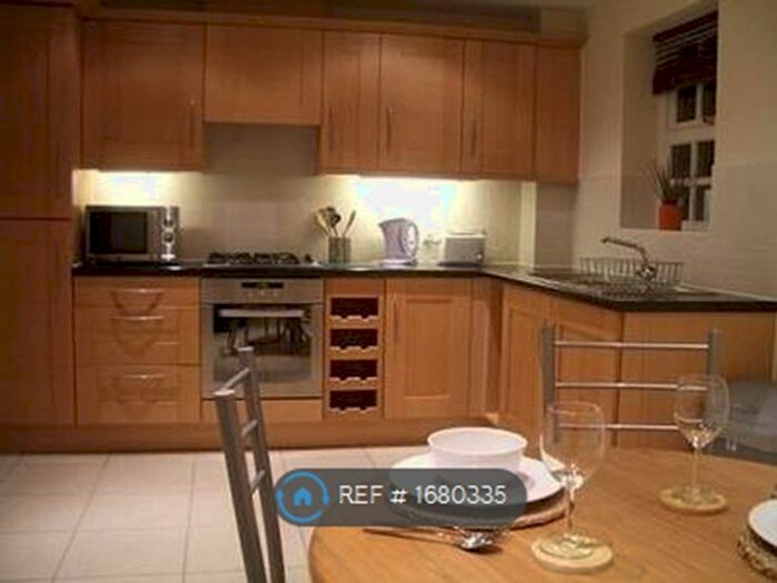 5 Bedroom Terraced House To Rent In Albany Gardens, Colchester, CO2