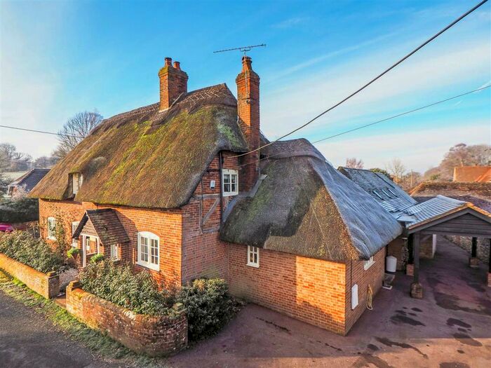 4 Bedroom Detached House For Sale In Holbury Lane, Lockerley, Romsey, SO51