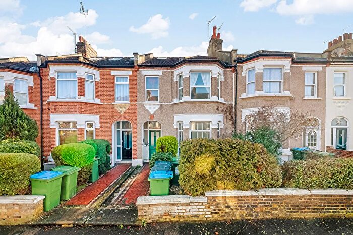 3 Bedroom Flat For Sale In Heathwood Gardens, SE7