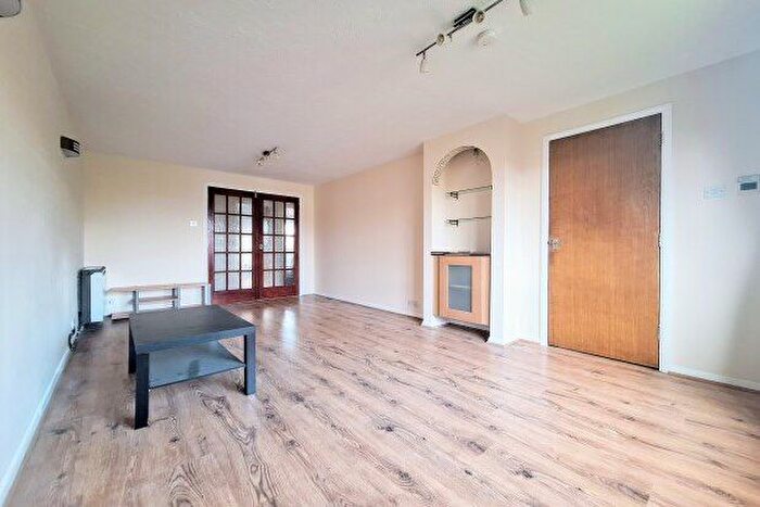 2 Bedroom Flat To Rent In Kenwyn Road, Dartford, DA1