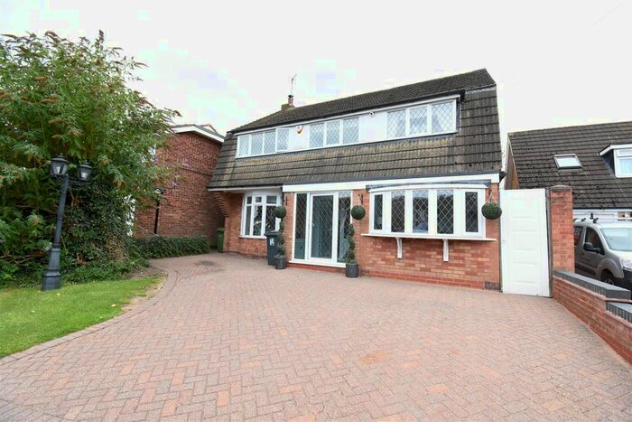 4 Bedroom Detached House For Sale In Lyndon Close, Castle Bromwich, Birmingham, B36