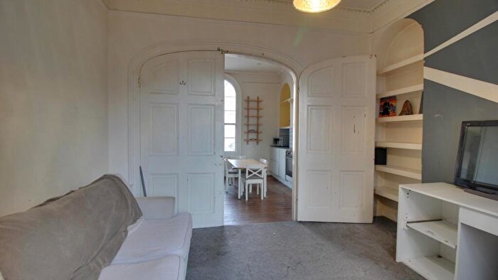 2 Bedroom Flat For Sale In The Broadway, Maidstone, ME16