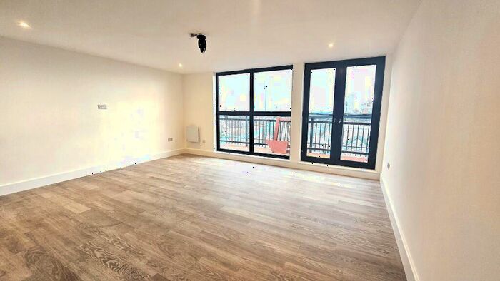 2 Bedroom Apartment To Rent In High Road, Ilford, London, IG1