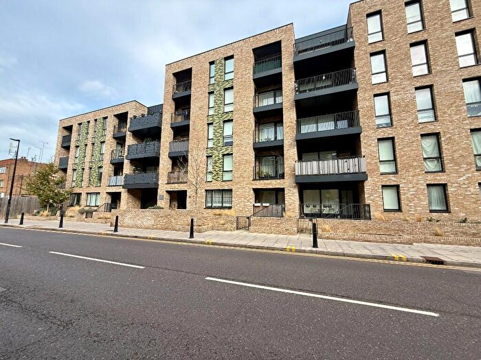 1 Bedroom Apartment For Sale In Westferry Road, London, E14