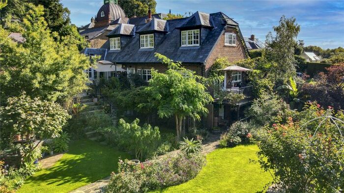 4 Bedroom Detached House For Sale In Tandridge Lane, Oxted, RH8