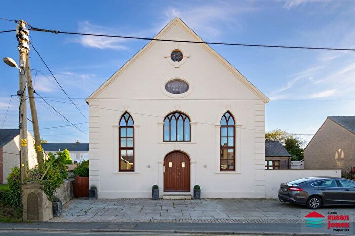 3 Bedroom Semi-detached House For Sale In Lon Terfyn, Morfa Nefyn, Pwllheli, LL53