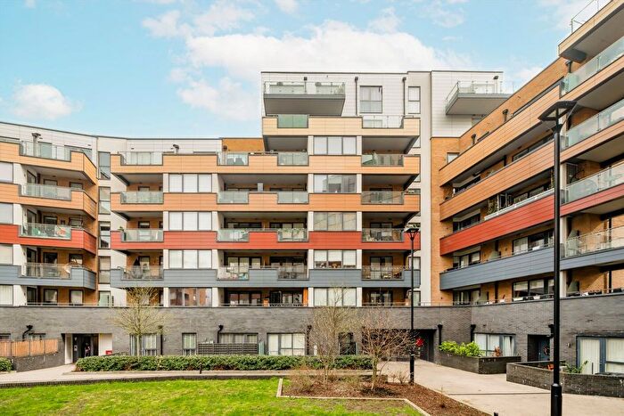 2 Bedroom Flat To Rent In Montmorency Gardens, London, N11