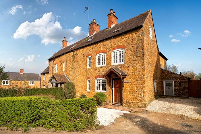 4 Bedroom Semi-Detached House For Sale In The Green, Great Bourton, OX17