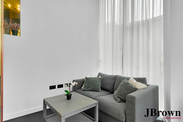 2 Bedroom Flat To Rent In Cutter Lane, London, SE10