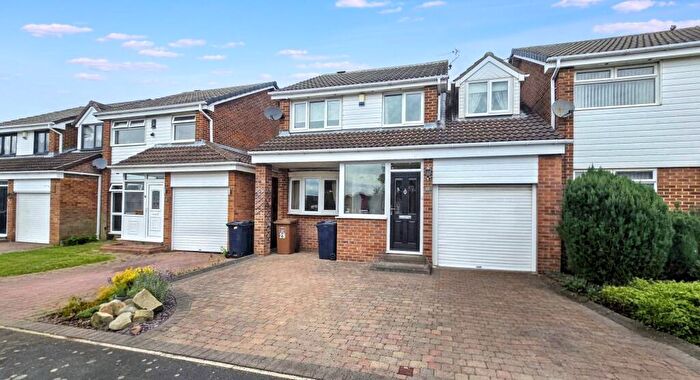 4 Bedroom Detached House For Sale In Fylingdale Drive, Silksworth, Sunderland, Tyne And Wear, SR3