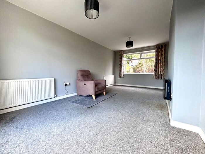 2 Bedroom House To Rent In Ramshead Drive, Leeds, LS14