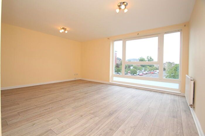 2 Bedroom Apartment To Rent In Hanson Park, Dennistoun, G31