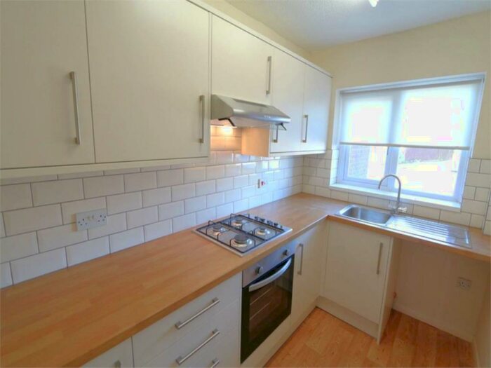 2 Bedroom House To Rent In Campion Close, Thornbury, South