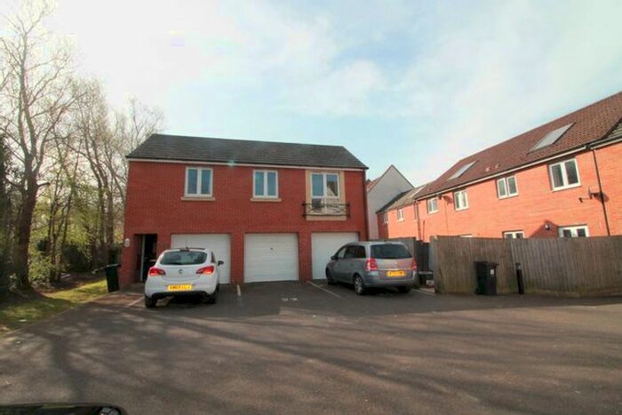2 Bedroom Property To Rent In East Fields Road, Bristol, BS16