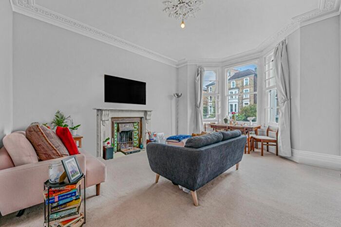 1 Bedroom Flat For Sale In North Road, Surbiton, KT6