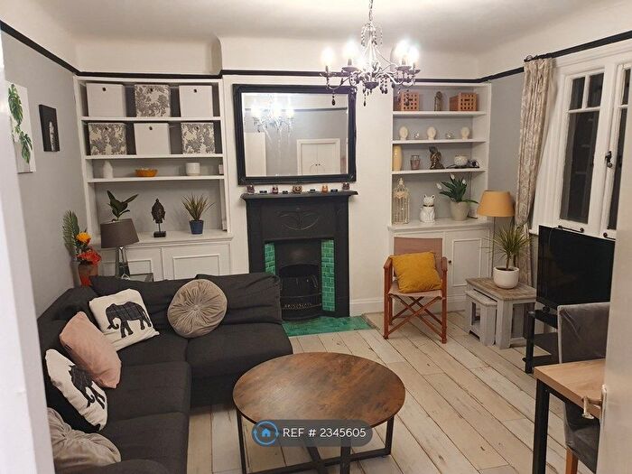 1 Bedroom Flat To Rent In Acacia Road, London, W3