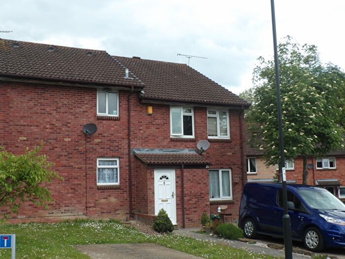 1 Bedroom Maisonette To Rent In Troon Close, Crawley, RH11