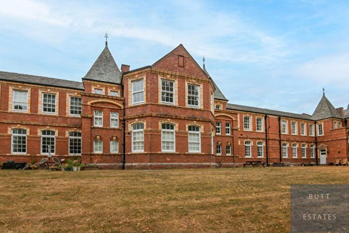 2 Bedroom Apartment For Sale In South Grange, Clyst Heath, Exeter, EX2