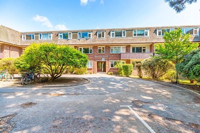 2 Bedroom Flat For Sale In Magnolia House, Redhill Drive, Bournemouth, BH10