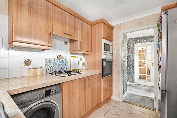 2 Bedroom Detached Bungalow For Sale In Kennedy Way, Newhaven, BN9