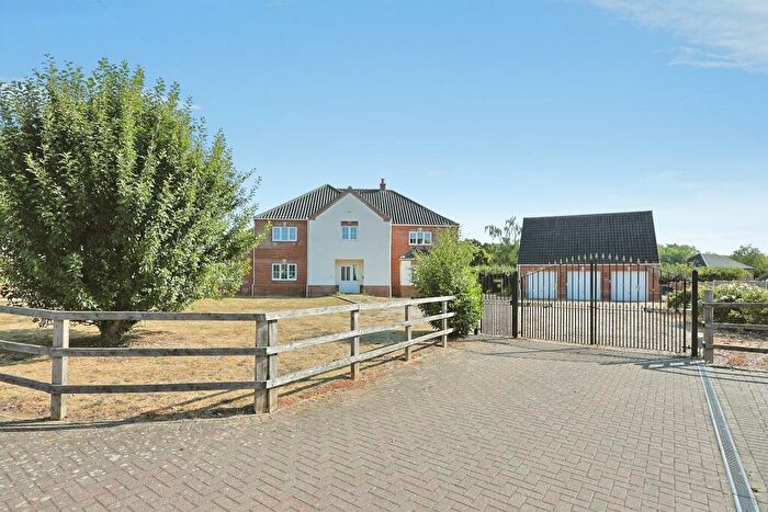 6 Bedroom Detached House For Sale In Station Road, Little Fransham, Dereham, NR19